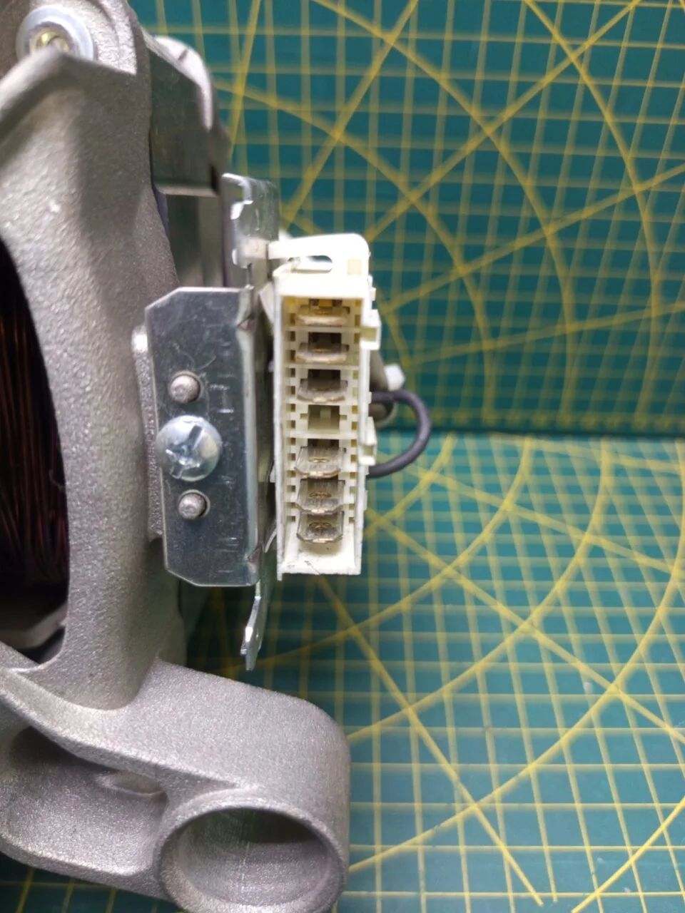 Двигатель Indesit Welling 160022175.01-6контактов