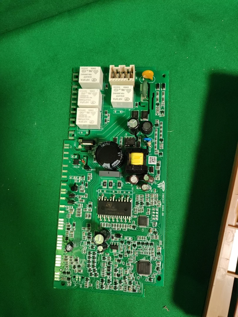 Силовой модуль  Ariston 400011166078 SW 05.02.18
