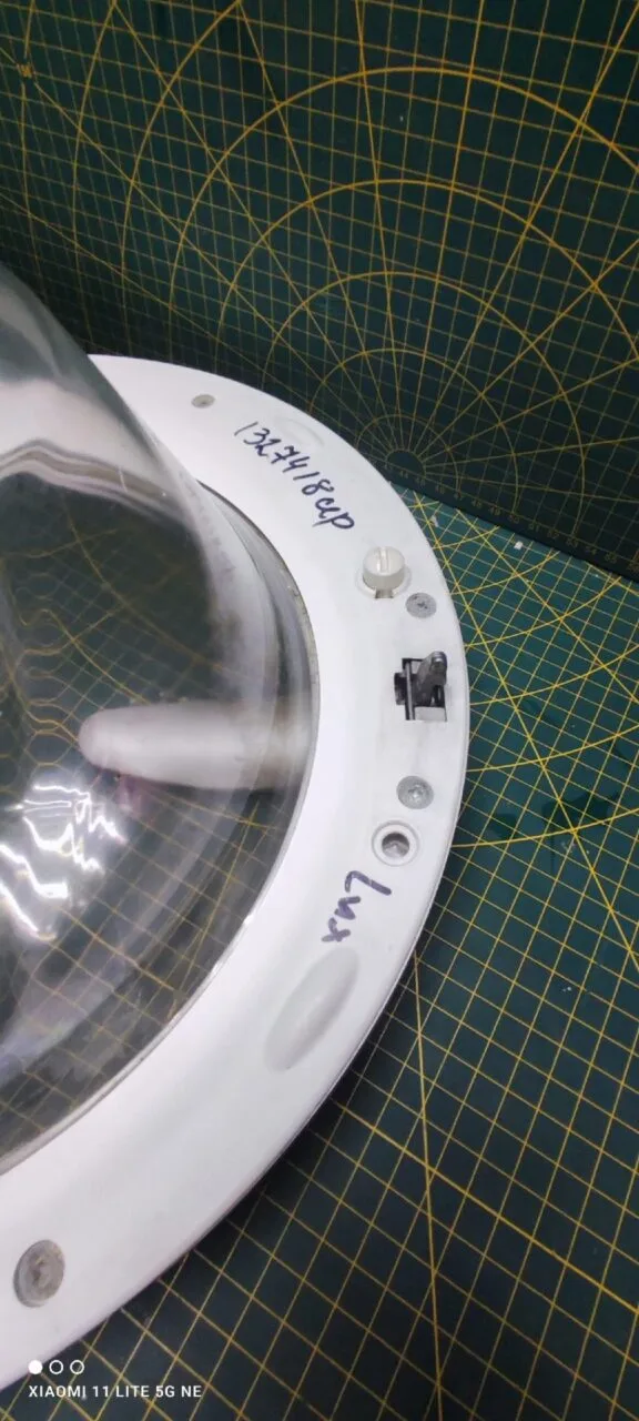Люк Electrolux 1327418 сер с двойным стеклом