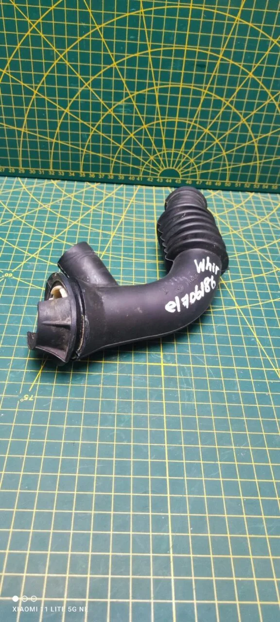 Патрубок Whirlpool El706186