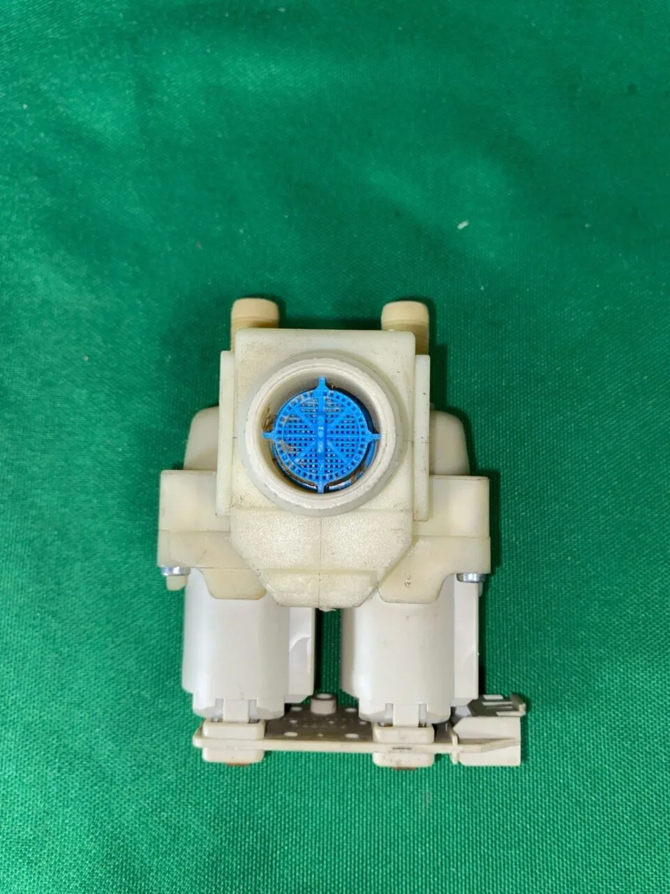 Клапан двойной Bosch 3037085AA9 3037084AA2