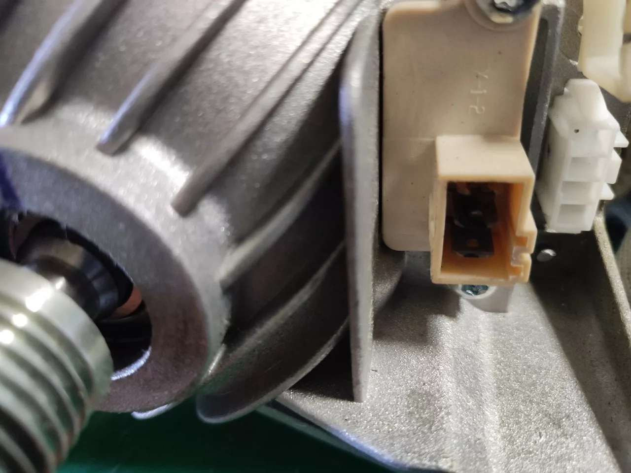 Двигатель Samsung Motor 10900310 / 110402478-3контакта.Инвертор