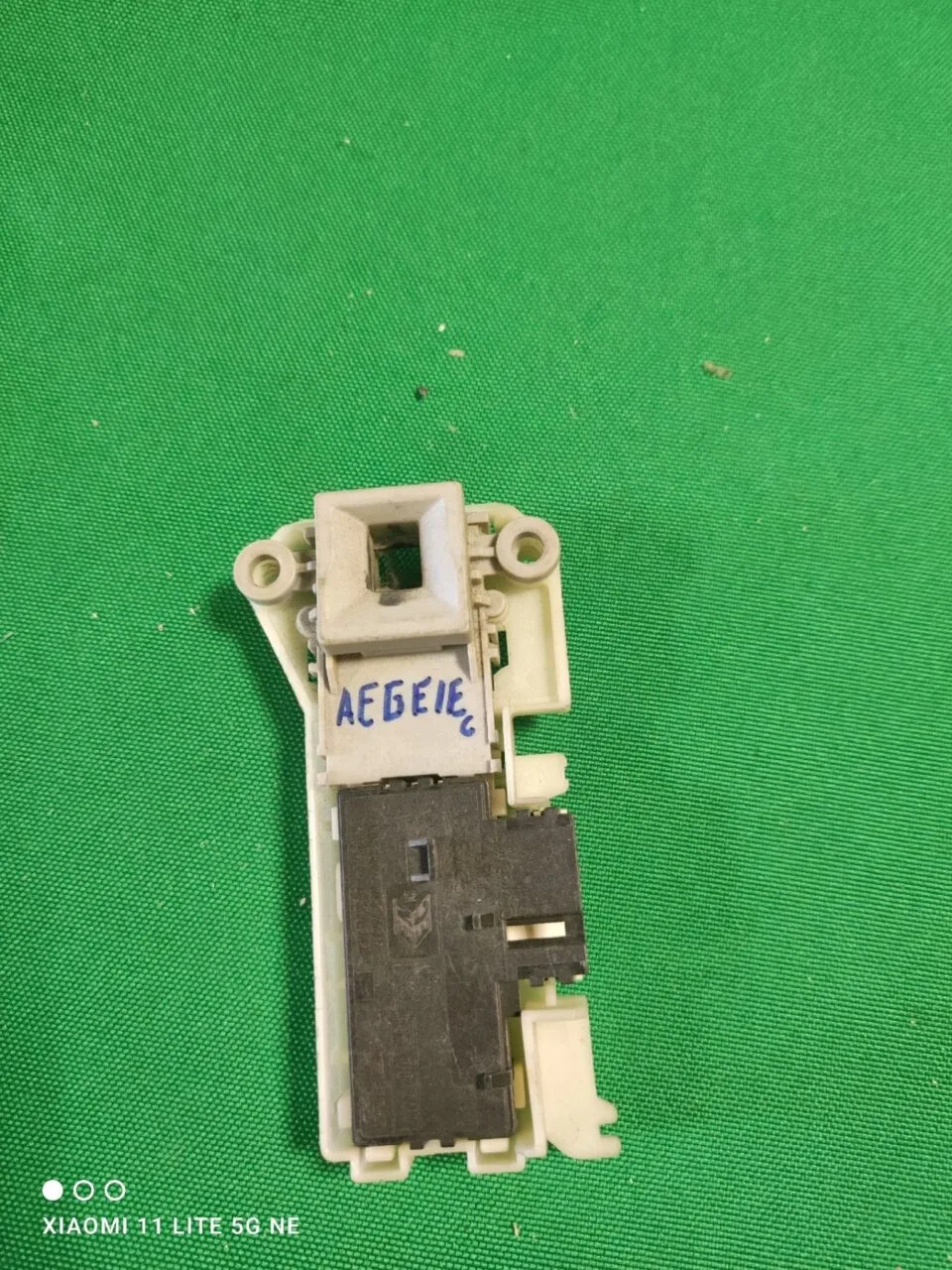 Замок люка (УБЛ) Electrolux 132734801