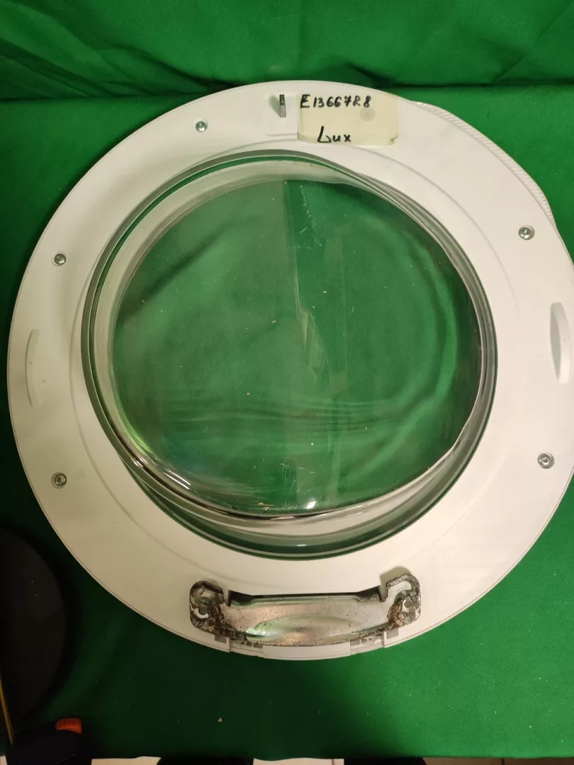yghPk3gexnY Люк Electrolux E1366728 в сборе для стиральных машин