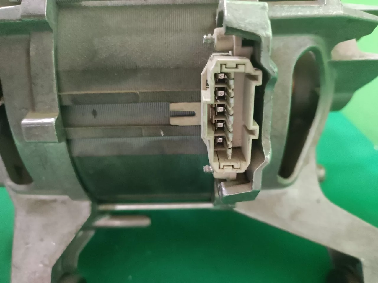 Двигатель Miele 5881822 MXT31-66/2 для стиральной машины