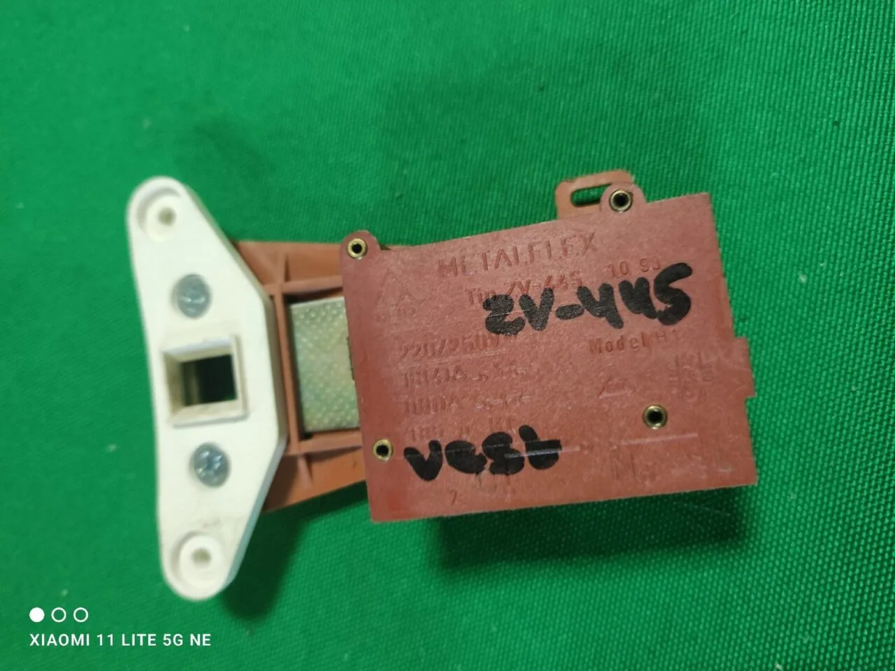 Замок люка (УБЛ) Vestel Electrolux ZV-445