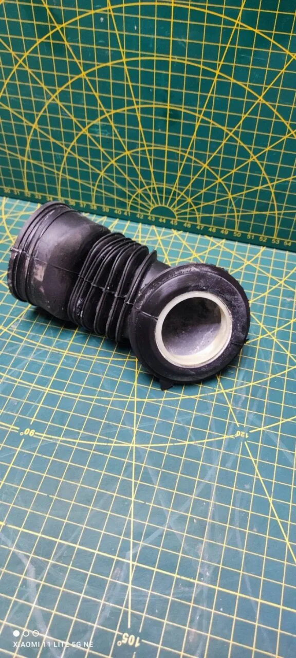 Патрубок Bosch 368862