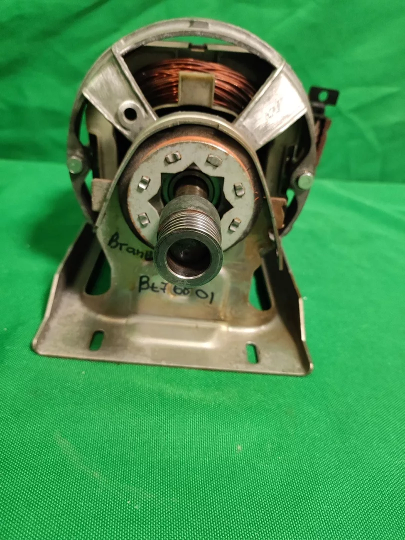 Двигатель Bosch Brandt BT76801 -6 контактов