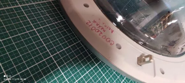 Люк Ariston C 0020012 петля