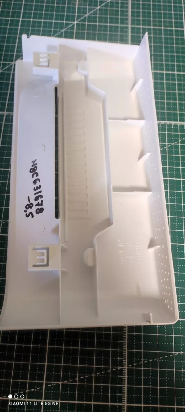 Панель порошкоприемника LG MGC631678-8.5