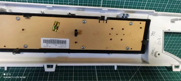 Панель Indesit BWUA 51051 с дефектом пластика