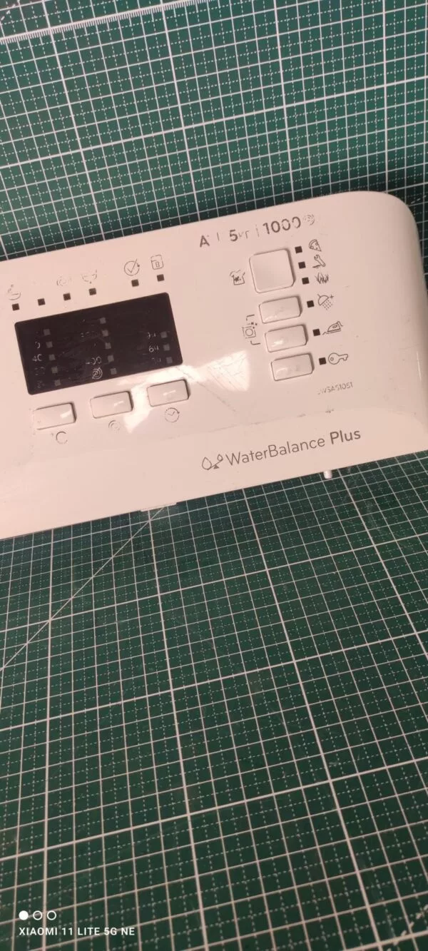 Панель Indesit BWSA 51051 с дефектом пластика
