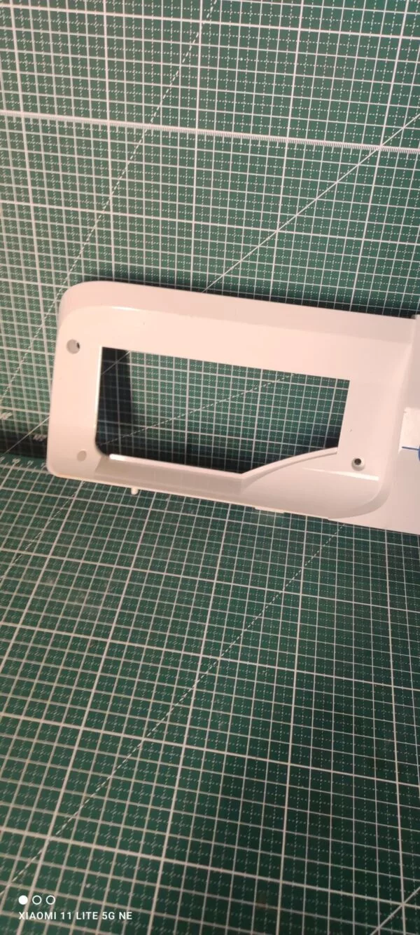 Панель Indesit BWSA 51051 с дефектом пластика