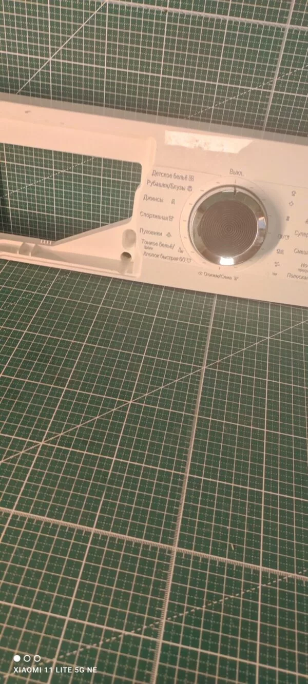 Панель Bosch WLL24360OE/03 с дефектом пластика