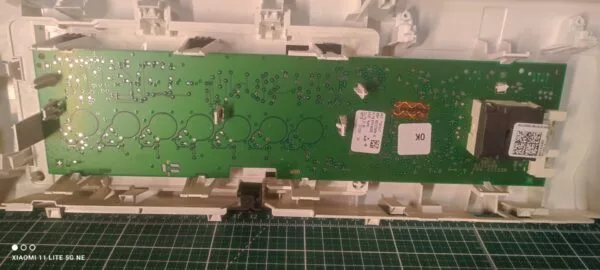Панель Bosch WLL24360OE/03 с дефектом пластика