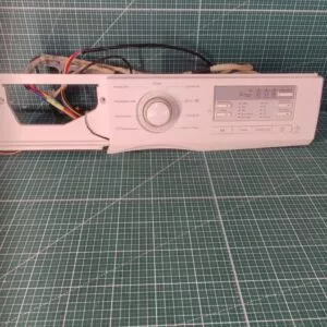Модуль LG M10B9SD1 с дефектом пластика