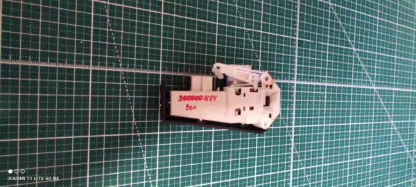 Замок люка(УБЛ) Bosch 9000008184