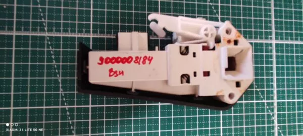Замок люка(УБЛ) Bosch 9000008184