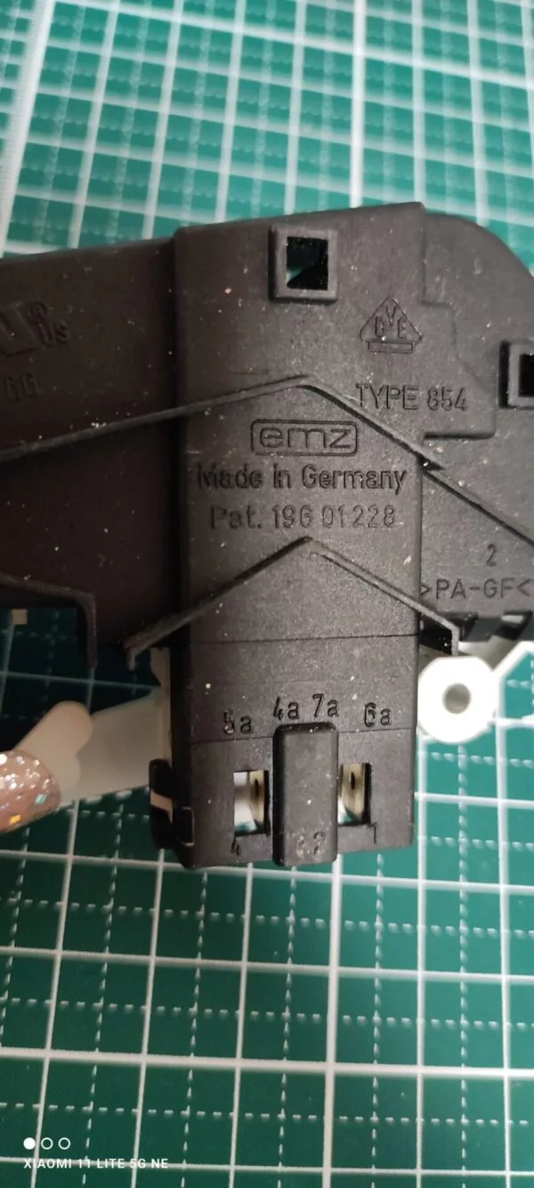 Замок люка(УБЛ) Bosch 9000008184