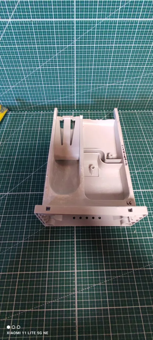 Лоток порошкоприемника LG MCX 618615