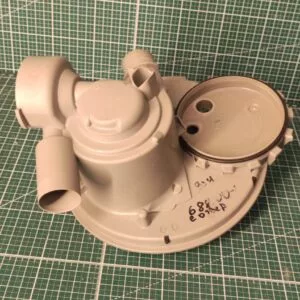 Чаша Bosch 688100-1 с отверстием под датчик