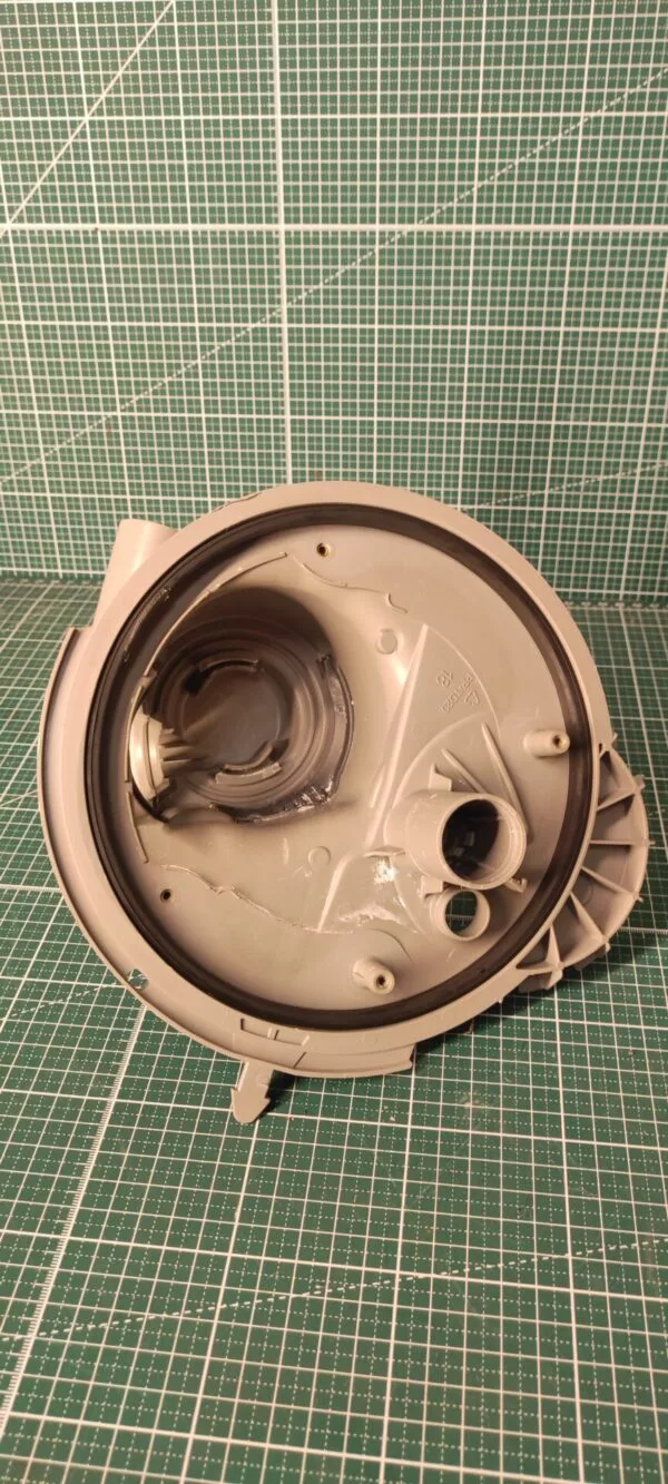 Чаша Bosch 688100-1 с отверстием под датчик