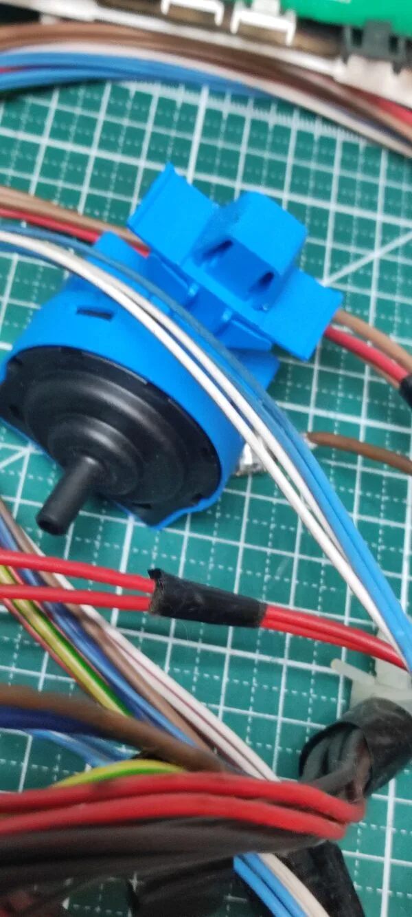 Модуль Ariston RSM601 с дефектом пластика