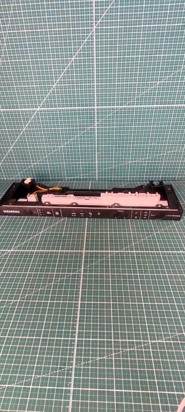 Панель Bosch 9000934650-SR64E003RU/17