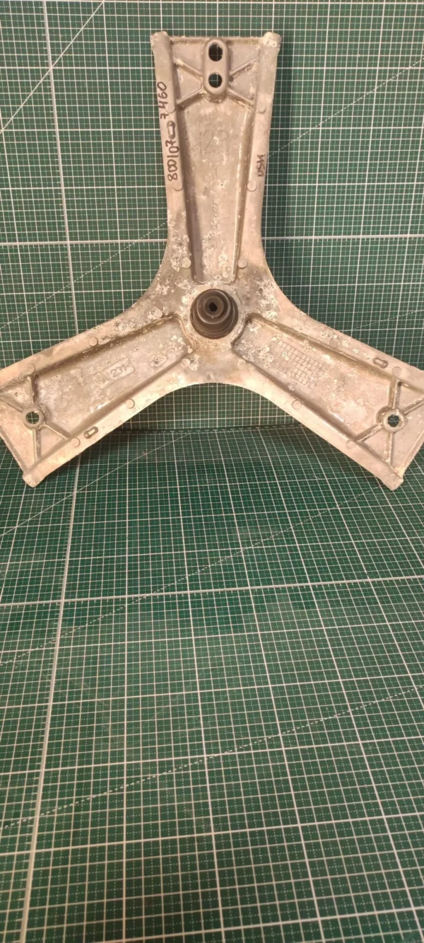 Крестовина Bosch 8001077460 9.8см. вал
