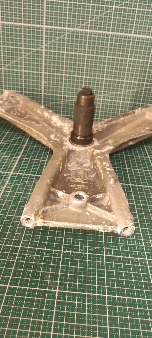 Крестовина Bosch 8001077460 9.8см. вал