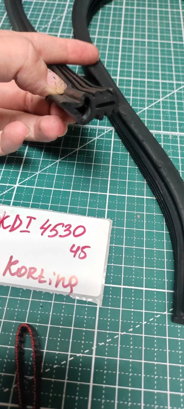 Уплотнитель П-образный Korting KDI4530 45см.