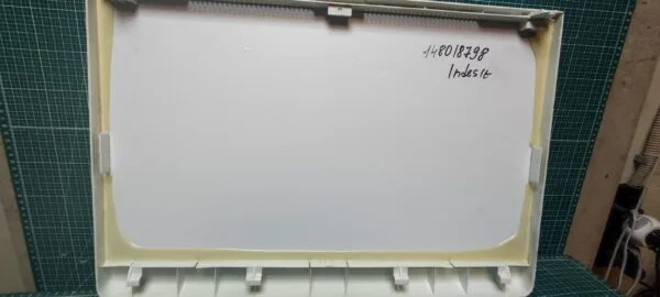 Крышка верхняя Indesit 148018798