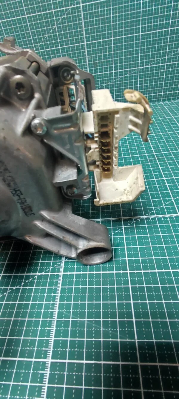 Двигатель Electrolux 379261461 6конт.