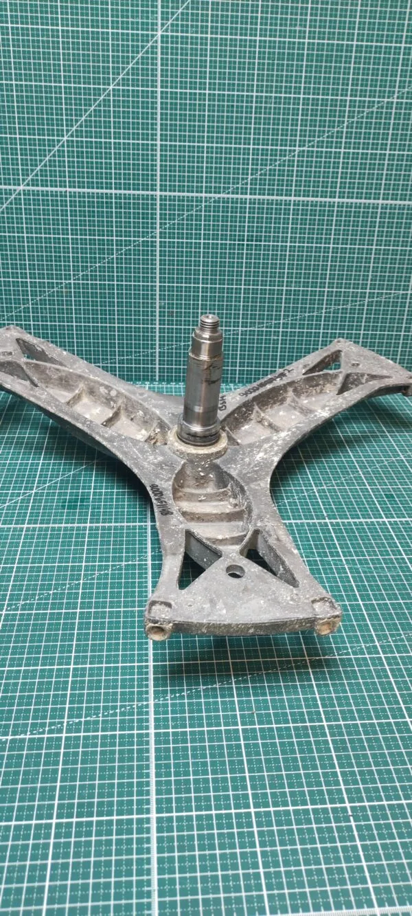 Крестовина Bosch 9000651148 11см. вал