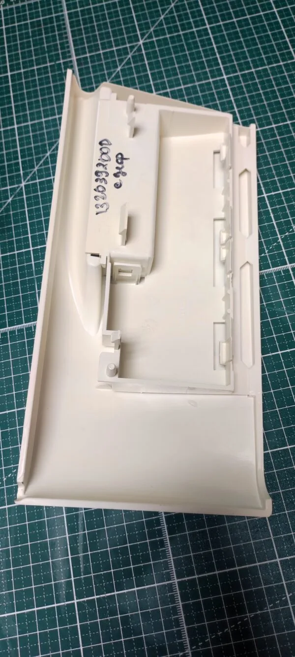 Панель порошкопримника Zanussi 13203900d с дефектом