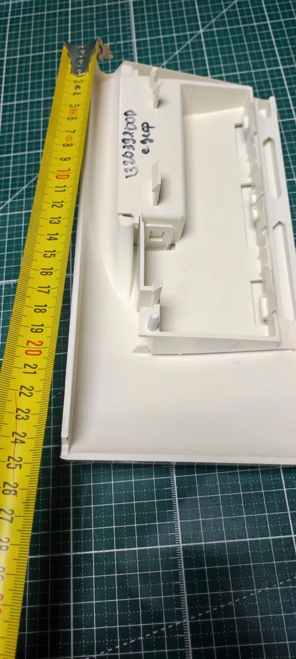 Панель порошкопримника Zanussi 13203900d с дефектом