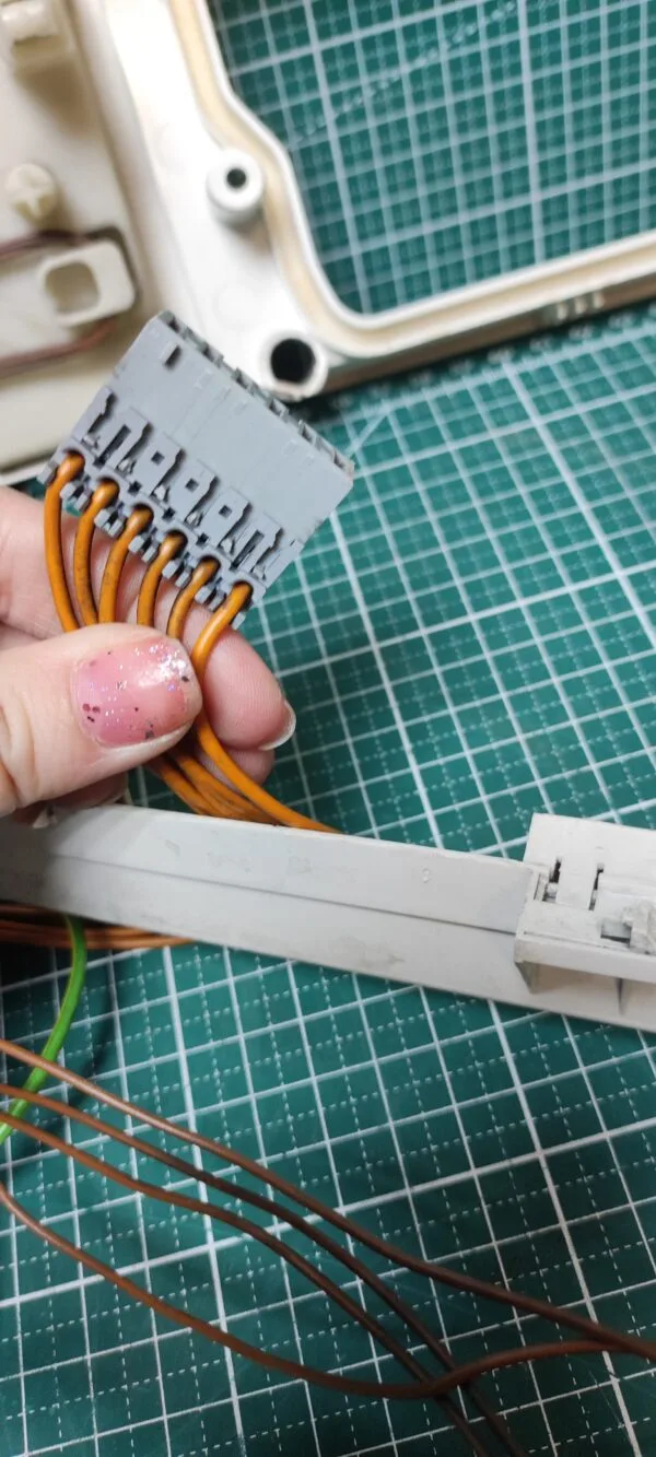 Модуль Bosch WLX 24461 OE с дефектом