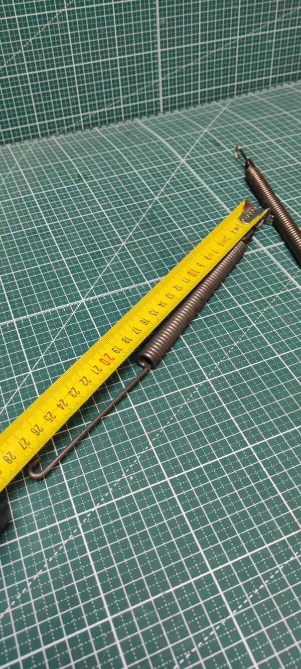 Пружины Electrolux 1526642029 белые пара для пмм
