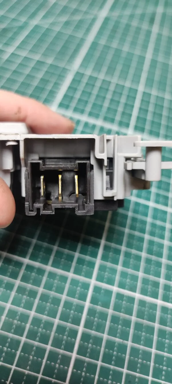 Устройство блокировки люка (Убл) Haier 0024000128r-2