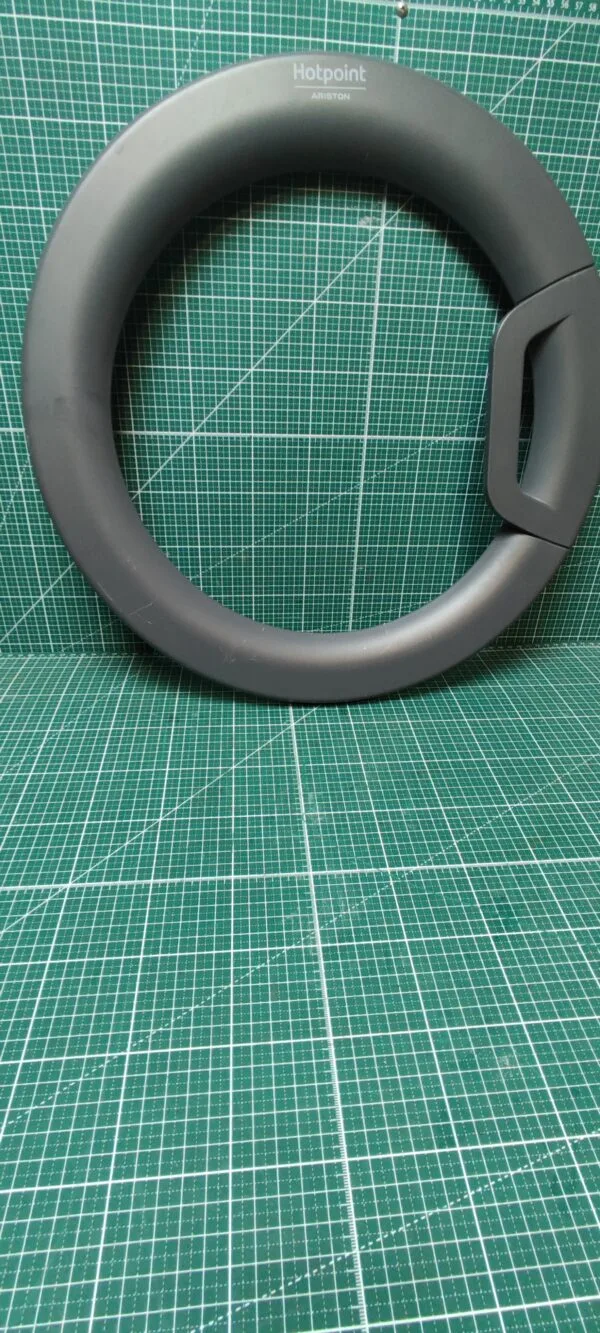 Внешнее обрамление Ariston W 11086107 под петлю