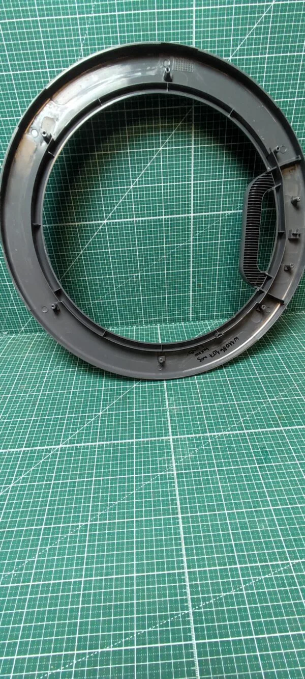 Внешнее обрамление Ariston W 11086107 под петлю